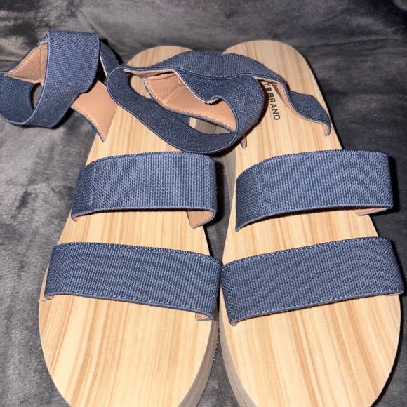 Lucky Brand Shoes - Lucky Brand Platform Sandals 9.5W Blue with Elastic Straps